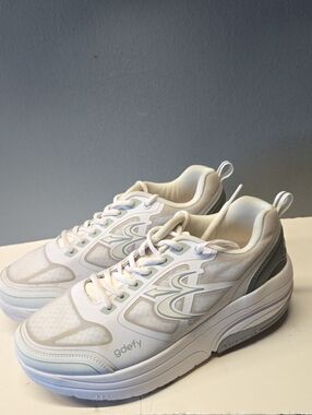 Womens Platform Sneakers in White and Sage Size 10